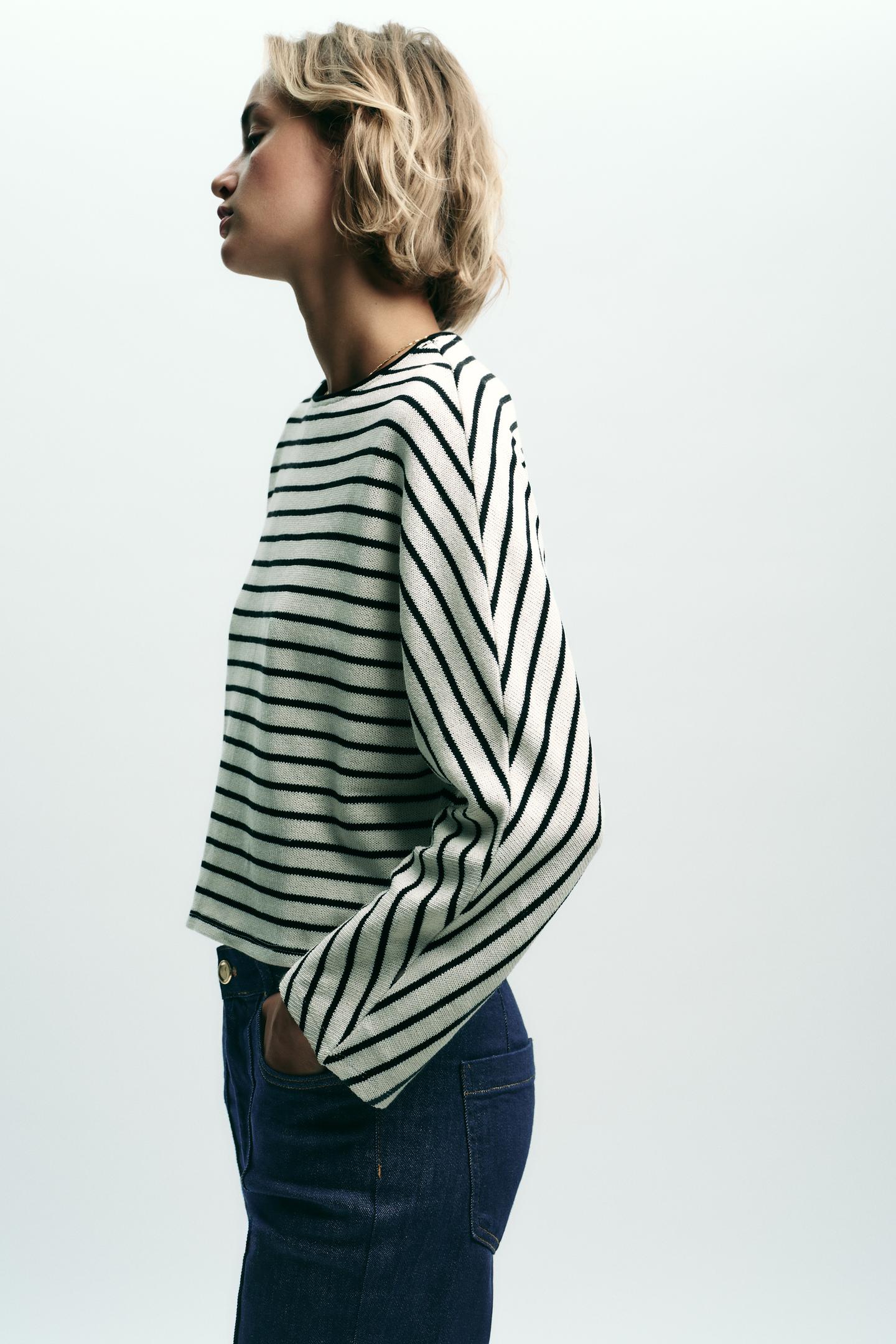 STRIPED BATWING SLEEVE TOP