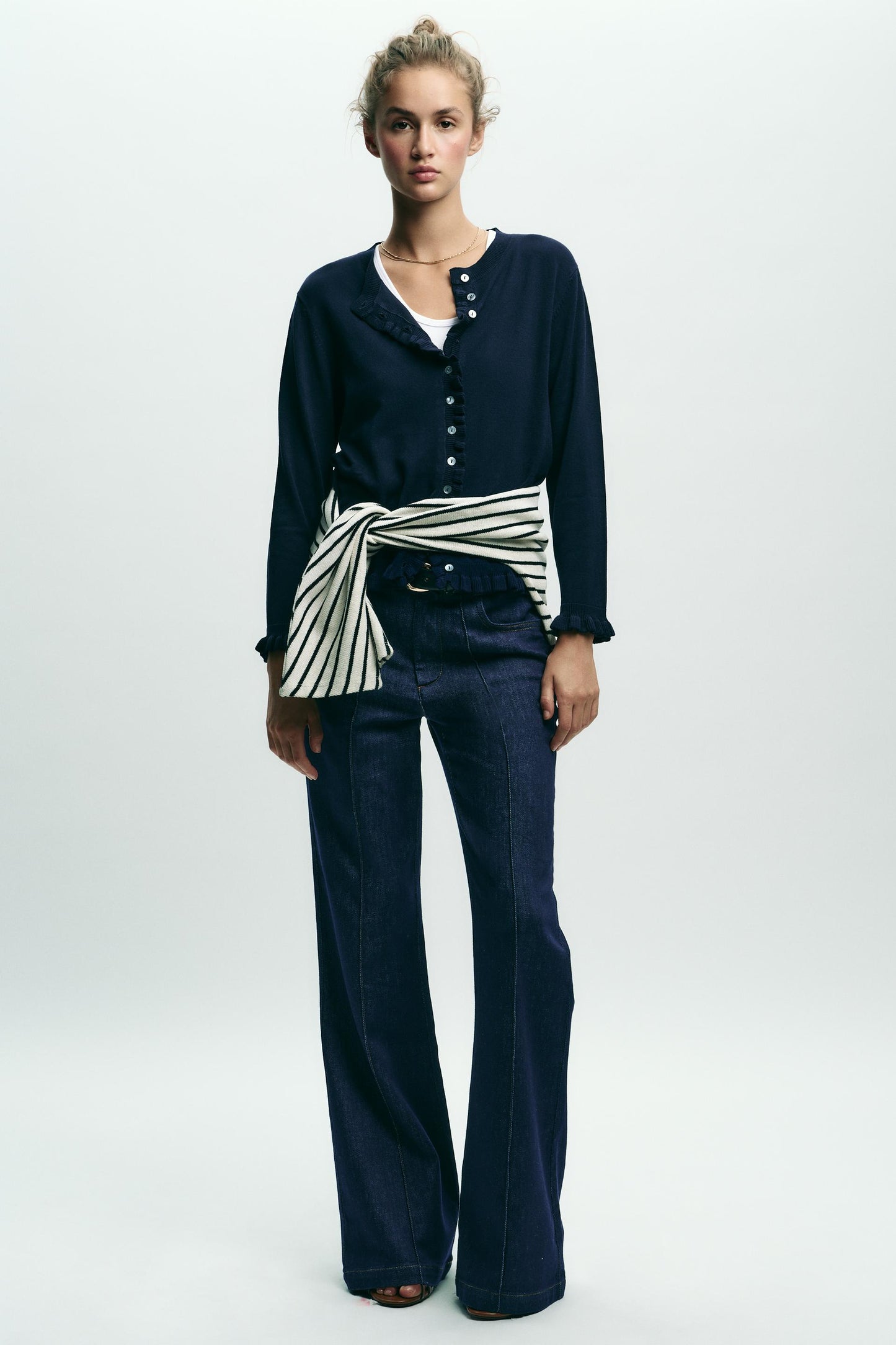 RUFFLE TRIM CARDIGAN